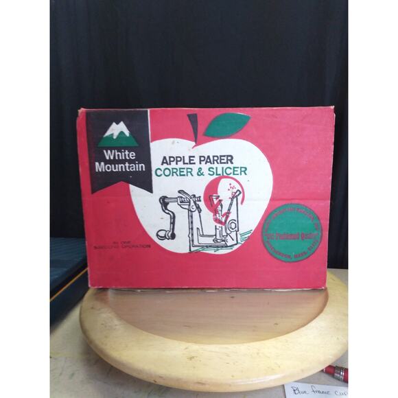 Vintage White Mountain Apple slicer - Picture 1 of 3